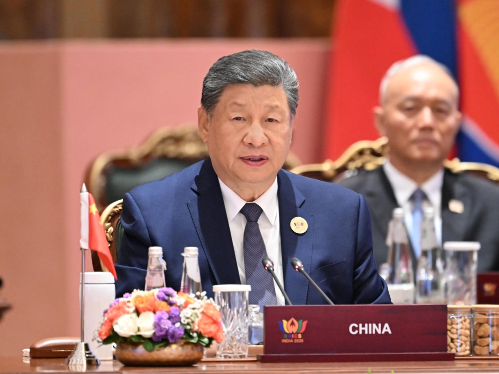  习近平出席金砖国家领导人第十八次会晤第二阶段会议并发表重要讲话